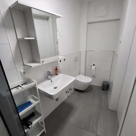 Neubau Mit Kueche, Tv In Der Naehe Von Aachen *