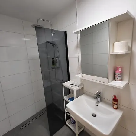 Neubau Mit Kueche, Tv In Der Naehe Von Aachen * Alsdorf